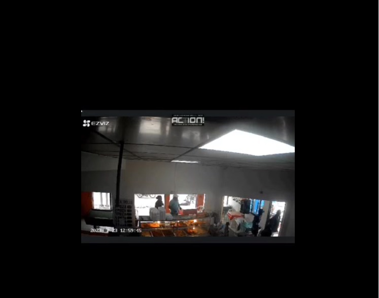 MOMENTO EN QUE EL ABOGADO JOSÉ ARISMENDI ABREU «CANSECO» AGREDIO A JOSE GUILLERMO CASTRO