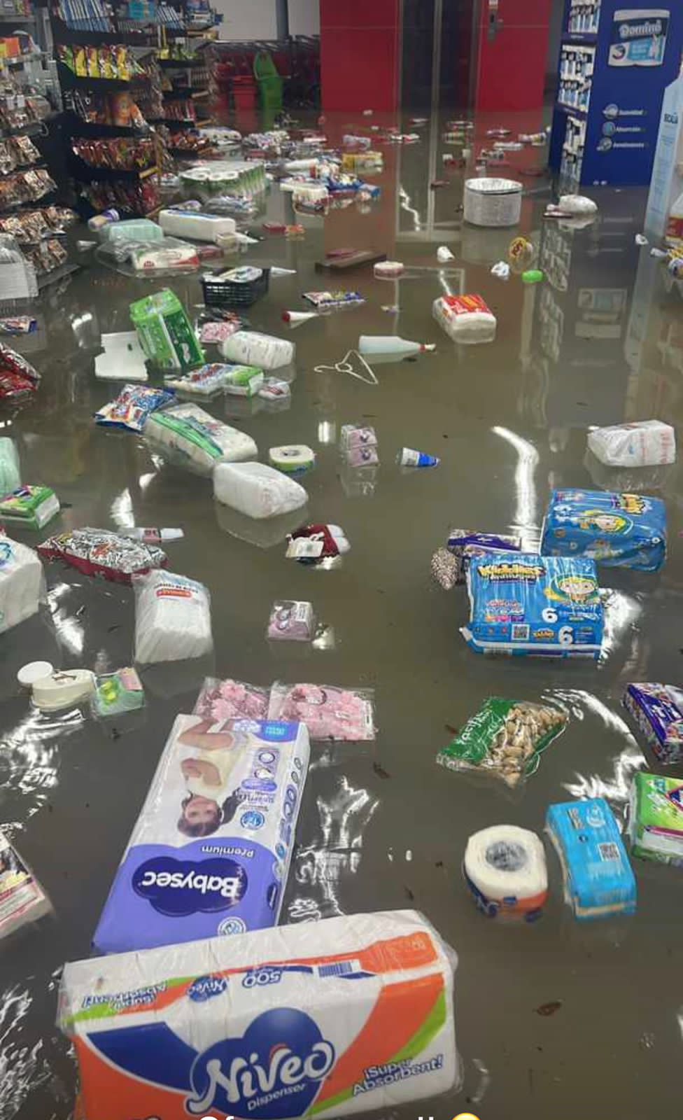 ALMACENES IBERIA AFECTADA POR FUERTES LLUVIAS EN SAN PEDRO DE MACORÍS