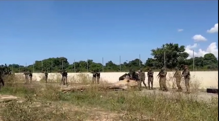 MOMENTOS DE TENSION SE VIVIÓ LA TARDE DE HOY ENTRE MILITARES DOMINICANOS Y HAITIANOS EN LA FRONTERA ENTRE DAJABON CON HAITI ZONA FRONTERIZA