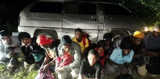 Ejército detiene a 11 indocumentados abandonados en vehículo en San Juan de la Maguana