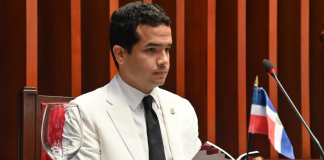 Omar Fernández: presenta al senador de La Romana como vocero del bloque FP