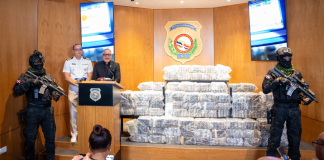 Atrapan dos hombres con cargamento de 448 paquetes de cocaína