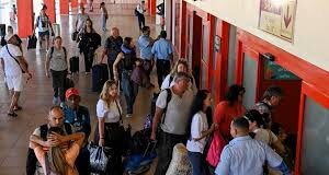 Cuba se queda sin turistas por escasez de combustible