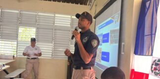 Policía anti pandilla y policía comunitaria realizan charlas en liceo Cesar Nicolás Penson