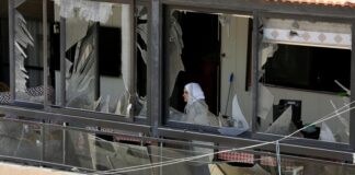 Al menos ocho muertos en un ataque israelí a un edificio a las afueras de Sidón, en Líbano