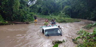 En el Seibo y otras localidades del Este las lluvias también causan inundaciones