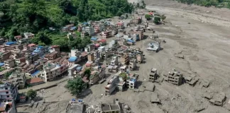 Nepal confirma 910 personas sin localizar tras la riada, más de 500 extranjeras