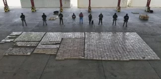 Ecuador incauta dos toneladas de cocaína en contenedor con frutas