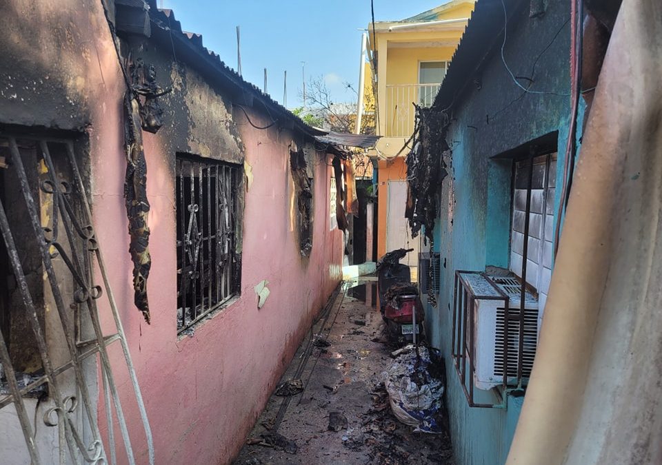 Una señora perdió la vida en un incendio en el sector México de San Pedro de Macorís