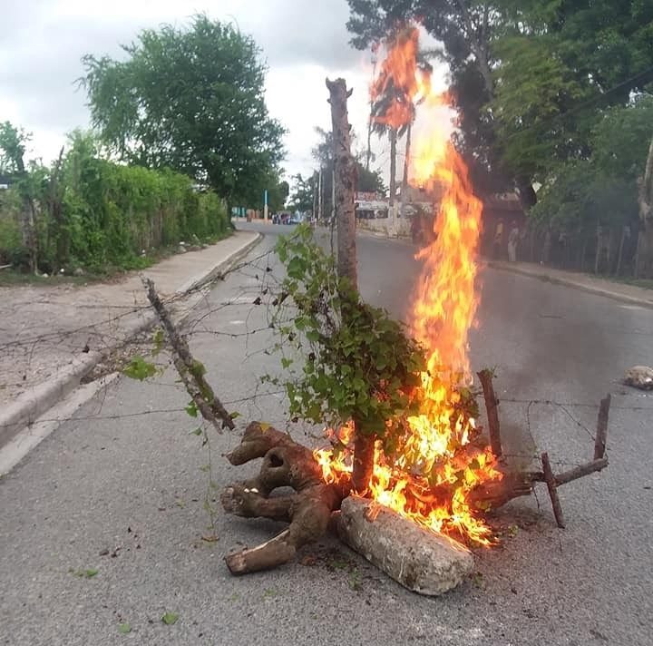 Continúan los apagones en San Pedro de Macorís: Moradores y líderes comunitarios exigen respuestas a EDEEste