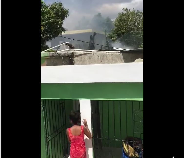 Niño de 4 años incendia su casa en San Pedro de Macorís.