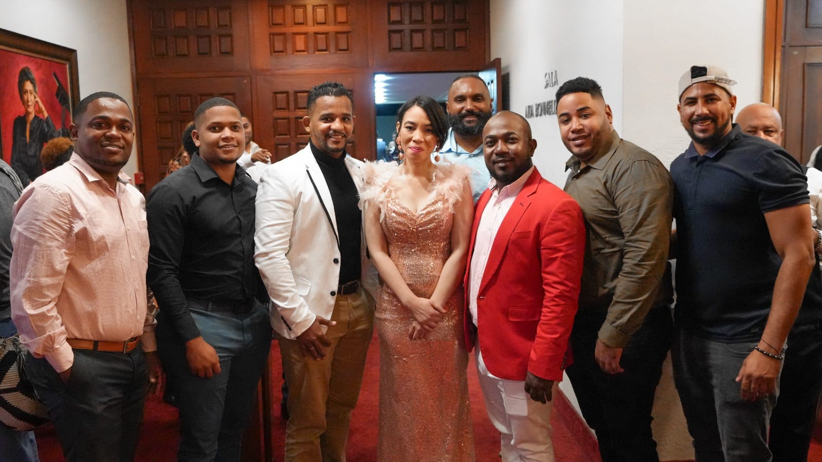 Miembros de la asociación de medios digitales de SPM participan en la celebración del premio nacional de periodismo digital.