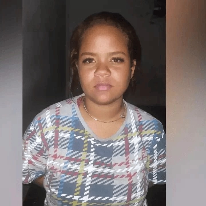 Detienen mujer que presuntamente mató a hombre de una pedrada en Jarabacoa