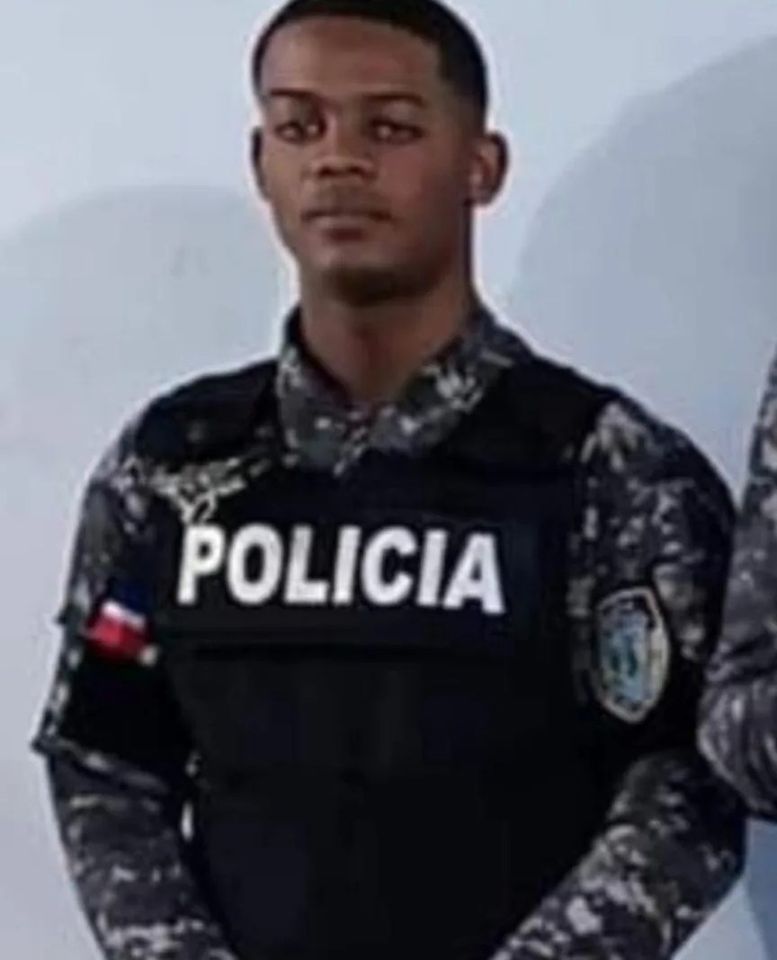 Miembro de la policía recibió tres impactos de bala para ser despojado de su arma de reglamento en Consuelo.