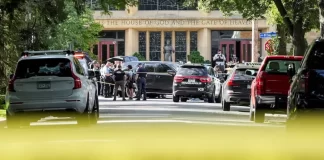 Dos niños muertos y 17 personas heridas deja tiroteo en instituto católico de Mineápolis