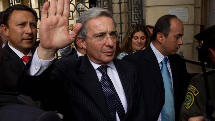 Tribunal Superior de Bogotá ordena la libertad inmediata del expresidente Álvaro Uribe