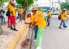 Alcaldía de Higüey intensifica limpieza por celebraciones patronales.