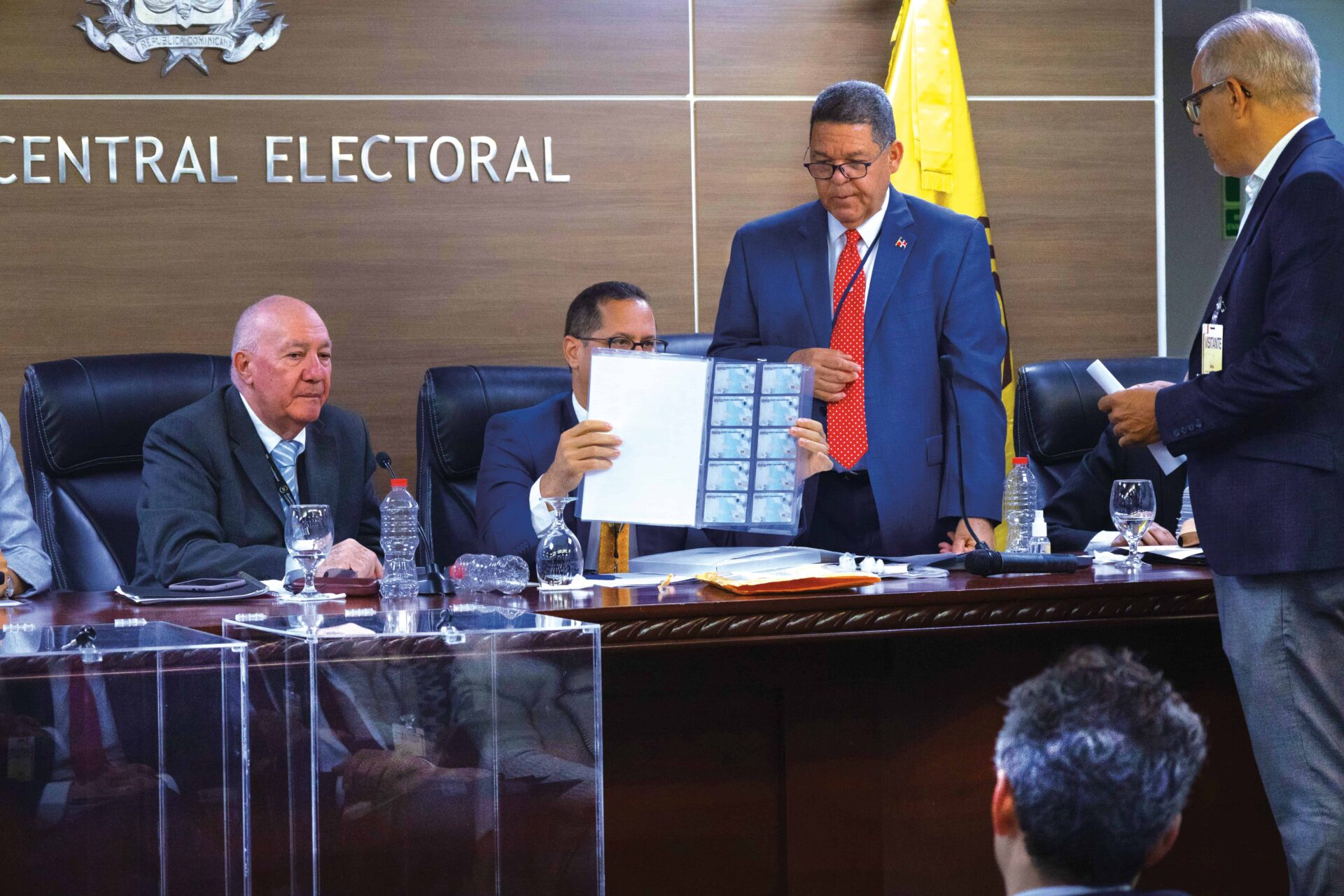 Renovación masiva de cédulas le costará a la JCE RD$6,000 millones