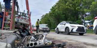 Mueren cuatro adolescentes al estrellarse camioneta en Santiago; otros cuatro están heridos