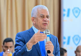 Presidente del Senado califica de insensata colocación de vallas promoviendo candidaturas