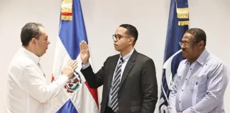 Juramentan nuevo director Hospital Municipal de Boca Chica