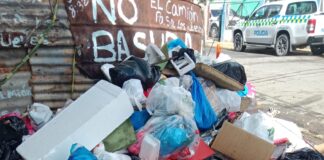Vecinos de Barrio Lindo denuncian vertedero improvisado frente a supervisión policial y cuartel de la DIGESETT