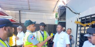 DIGESETT e INTRANT realizan pruebas de alcoholemia y chequeo de neumáticos en paradas de autobuses del Este del país