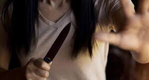 Hombre es herido con arma blanca por una hija en Miramar SPM