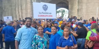 Docentes protestan contra fusión de ministerios de educación