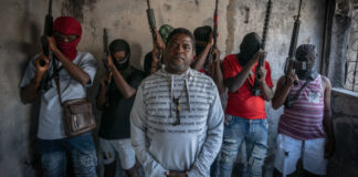 Policía haitiana asegura que destruyó una casa del líder criminal ‘Barbecue’