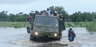Aumentan a 139 los muertos y a 821.000 los afectados por inundaciones en Mozambique