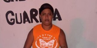 Mujer es apresada por incendiar motocicleta de otra en Navarrete