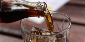 Estas populares bebidas podrían estar arruinando su salud mental sin que lo note