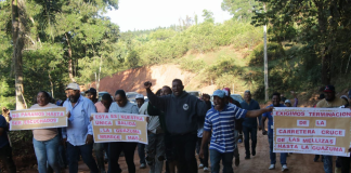Productores reclaman terminación de carretera en La Guázuma, Peralvillo