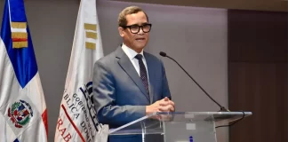 Ministro de Trabajo recuerda que el 8 % restante del aumento salarial se aplicará en febrero