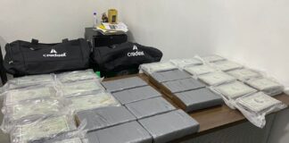 PN apresa tres personas, ocupan drogas, tarjetas, vehículos y dinero en efectivo en SPM