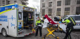 Al menos diez personas mueren en un tiroteo en una escuela del oeste de Canadá