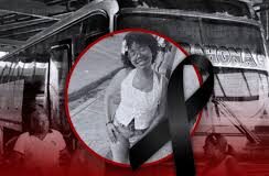 Niña de 14 años muere atropellada al salir del transporte escolar en Neyba