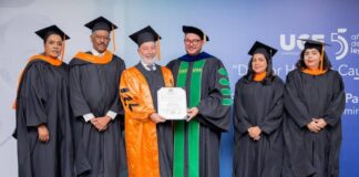 UCE reconoce al embajador Stefano Queirolo Palmas con Doctorado Honoris Causa