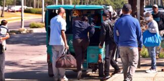 Sin petróleo, sin vuelos y con un peso en mínimos, Cuba cruje bajo la presión EE.UU.