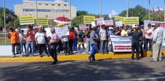 Afectados de compra de solares en San Isidro protestan en demanda de cumplir acuerdo