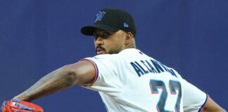 Sandy Alcántara domina en el día inaugural y guía triunfo de Marlins sobre Rockies