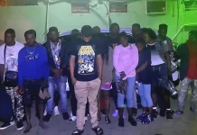 Someten ante el Ministerio Público conductor detenido con 21 haitianos indocumentados