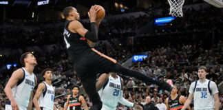 Wembanyama anota 40 puntos y captura 13 rebotes y Spurs vencen 139-120 a Mavericks