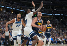 Jokic logra un triple-doble y los Nuggets evitan la eliminación ante T-Wolves