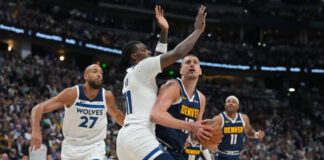 Jokic logra un triple-doble y los Nuggets evitan la eliminación ante T-Wolves