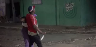 Hombre toma a mujer como rehén para no ser agredido en SPM