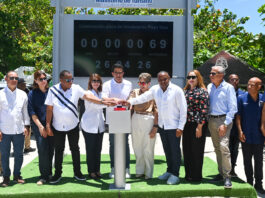 Ministerio de Turismo deja iniciada construcción plaza de vendedores en playa Teco de Maimón