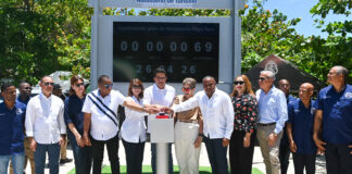 Ministerio de Turismo deja iniciada construcción plaza de vendedores en playa Teco de Maimón