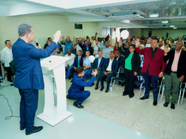 Expresidente Fernández juramenta en la FP nuevos dirigentes políticos, sociales y profesionales